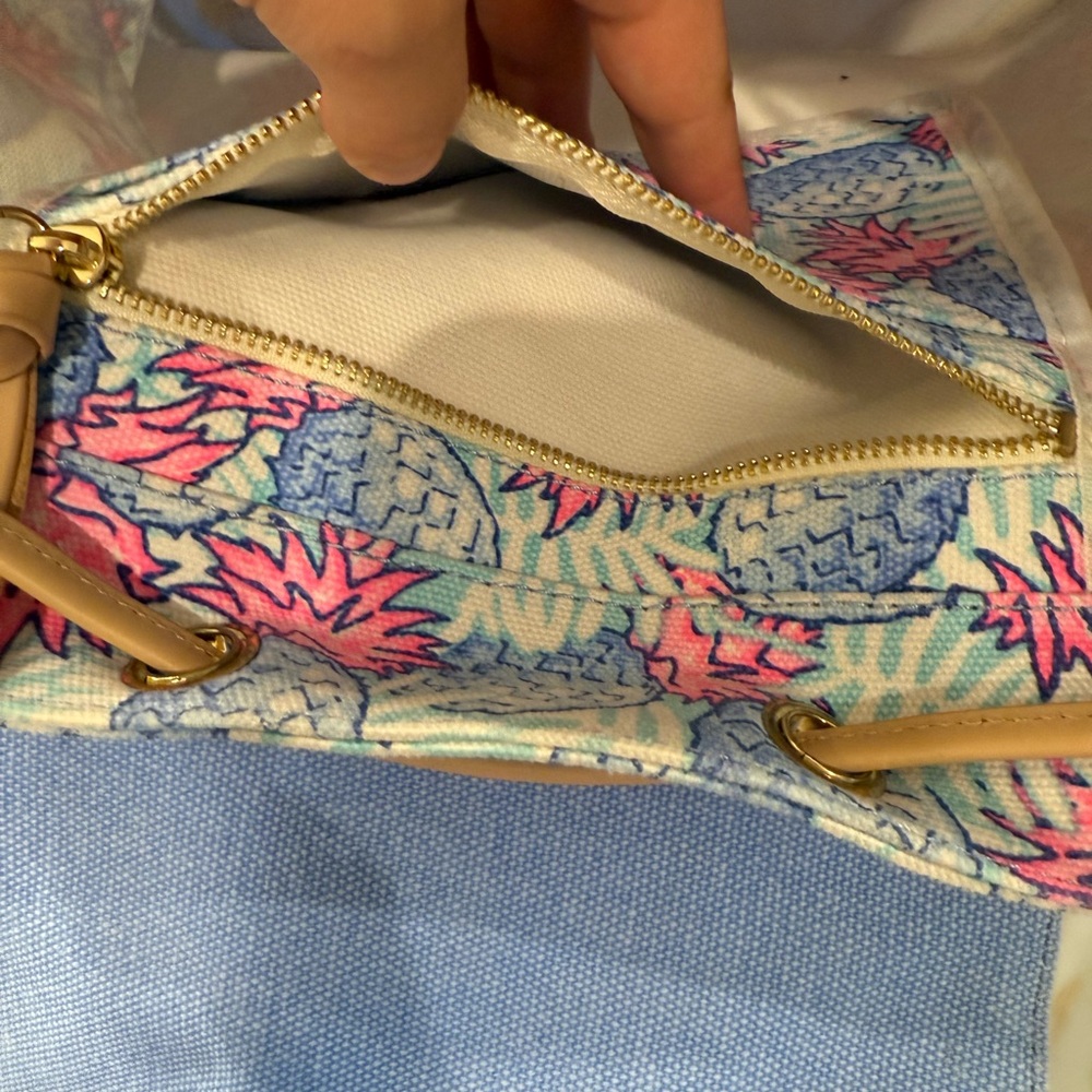 Vineyard Vines Blue and Pink Pineapple Backpack - Picture 9 of 10